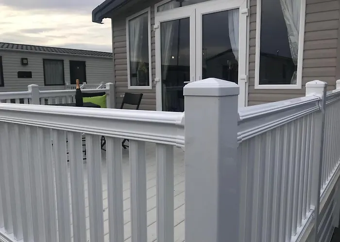 Flamingo Land Private Caravan - No 8 Cedarwood