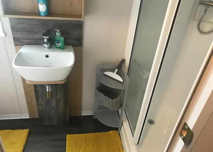 Flamingo Land Private Caravan - No 8 Cedarwood Kirby Misperton