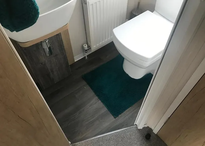 Flamingo Land Private Caravan - No 8 Cedarwood * Kirby Misperton